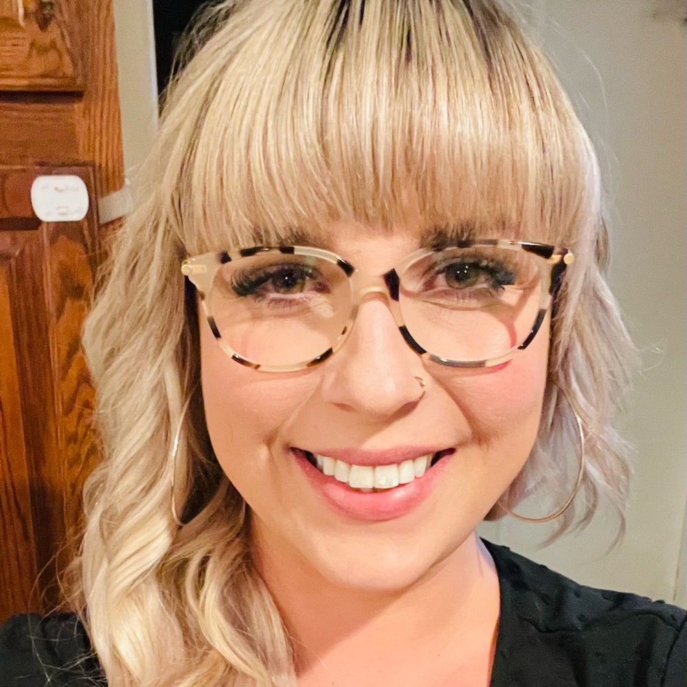Meet your Posher, Brooke